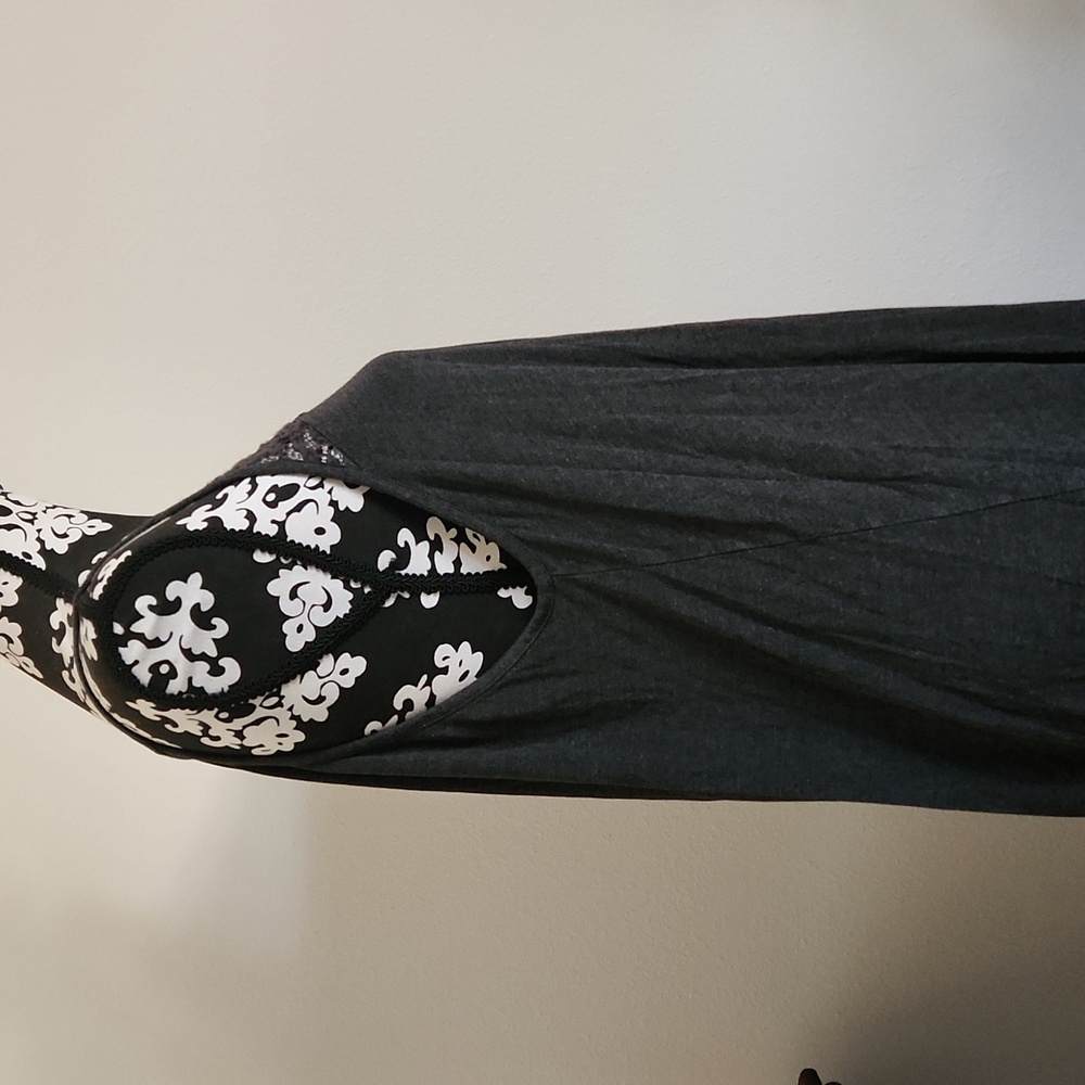 Dark Grey lace embellished tank top - Picture 3 of 3